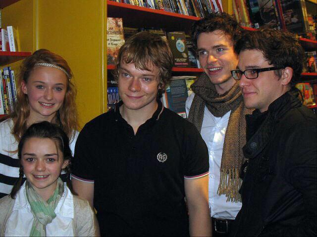 RT @Maisie_Williams: Friendly reminder that this actually happened........ http://t.co/uKFWuf5P67