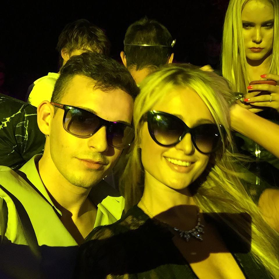 RT @LittleHiltonboy: Let's get high off our loveeee ???????????? #HighOffMyLove ! @ParisHilton is the sexiest dj ever, she plays rigorously live! ???? …