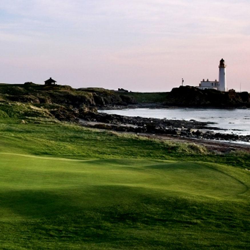Getting into golf this summer? Tee off at one of these @TrumpGolf courses: http://t.co/bHudwVxOXo #trumpgolf http://t.co/Kz2DY2eUJ0