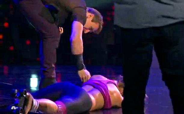 RT @EW: Ouch! See @NicoleScherzy take a nasty fall on 'I Can Do That': http://t.co/6K02GiCnp3 http://t.co/hQFFjYceej