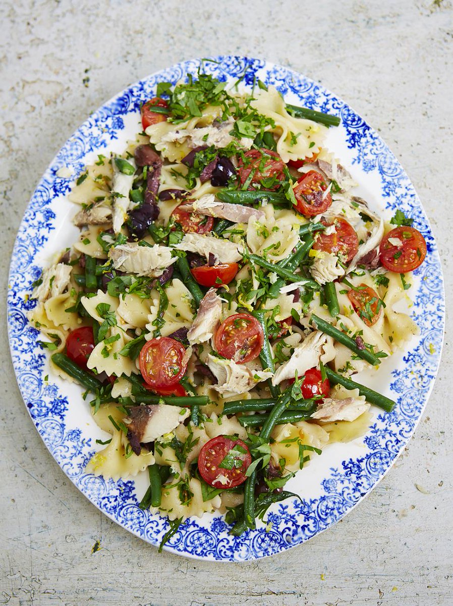 #Recipeoftheday is a lovely mackerel pasta salad. Colourful, delicious and good for you! http://t.co/VkC15YrZp4 http://t.co/Ttwre6zm9I