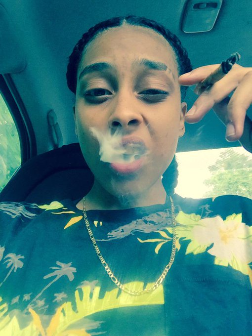 Ima spark this blunt hoping shit gets better 🎶💨 http://t.co/K3z3sAnXxG spark from twitter @_Babysmoke