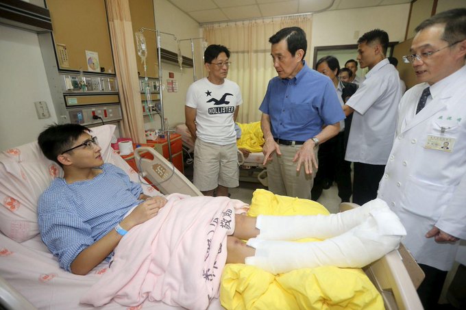 Cigarette butt or spark suspected to have caused Taiwan water park blaze http://t.co/mWlIqSJSVo http://t.co/kgAzdKwhSo spark from twitter @TODAYonline