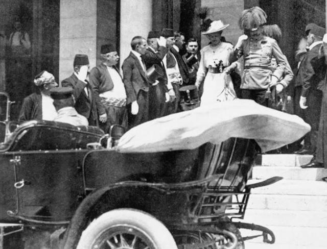 101 years ago today: assassination of Archduke Franz Ferdinand and wife Sophie and the spark of WWI. #NeverForget http://t.co/oQqd18uMO7 spark from twitter @StAmbHistory