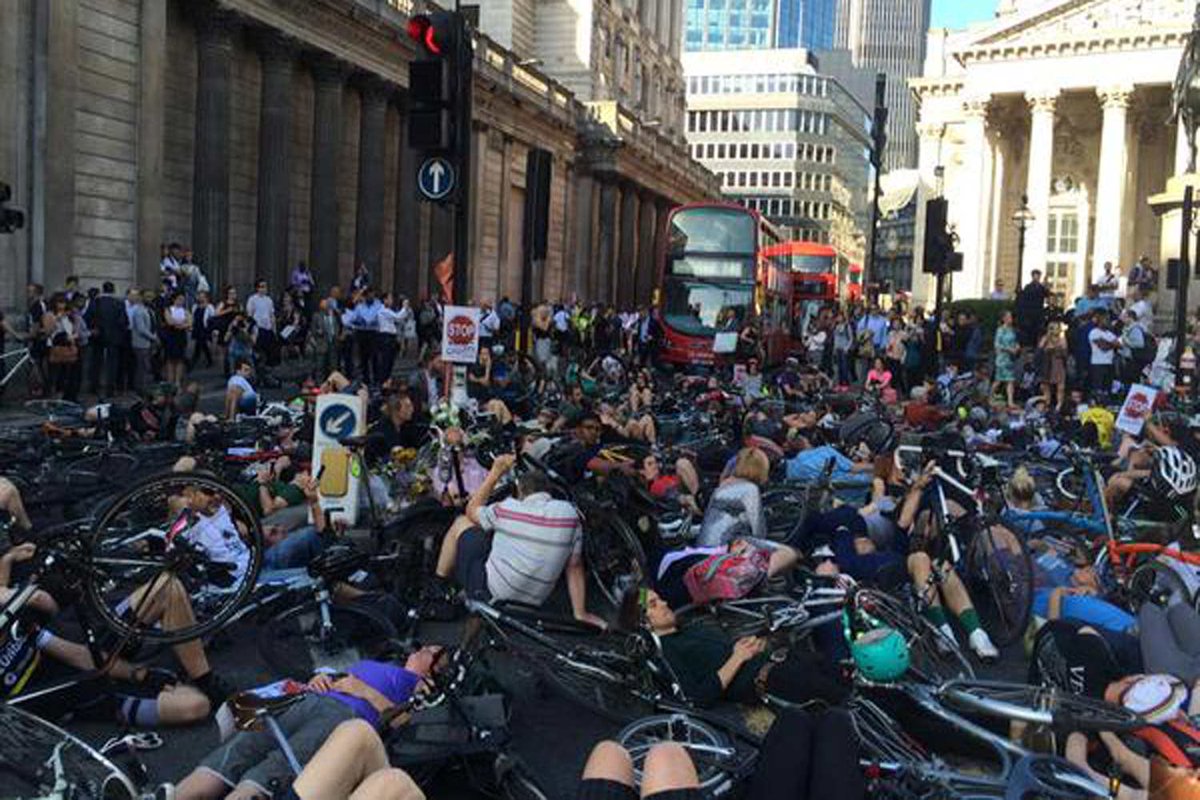 RT @standardnews: Cyclists bring traffic to a standstill with 'die-in' vigil to mark woman's death at Bank http://t.co/86XF8GfdEQ http://t.…
