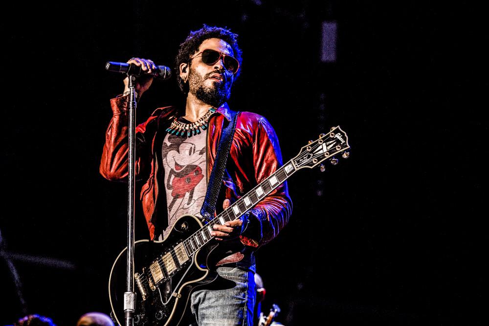 Under the moon and stars. #StrutTour #Locarno http://t.co/kPm3yZLU81