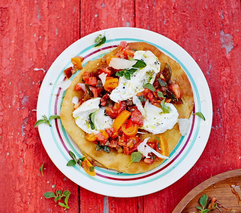RT @JamieMagazine: Whip up a batch of dough & make @jamieoliver's pizza fritta. Then thank us later. http://t.co/iZJJooU3Ha http://t.co/1hn…