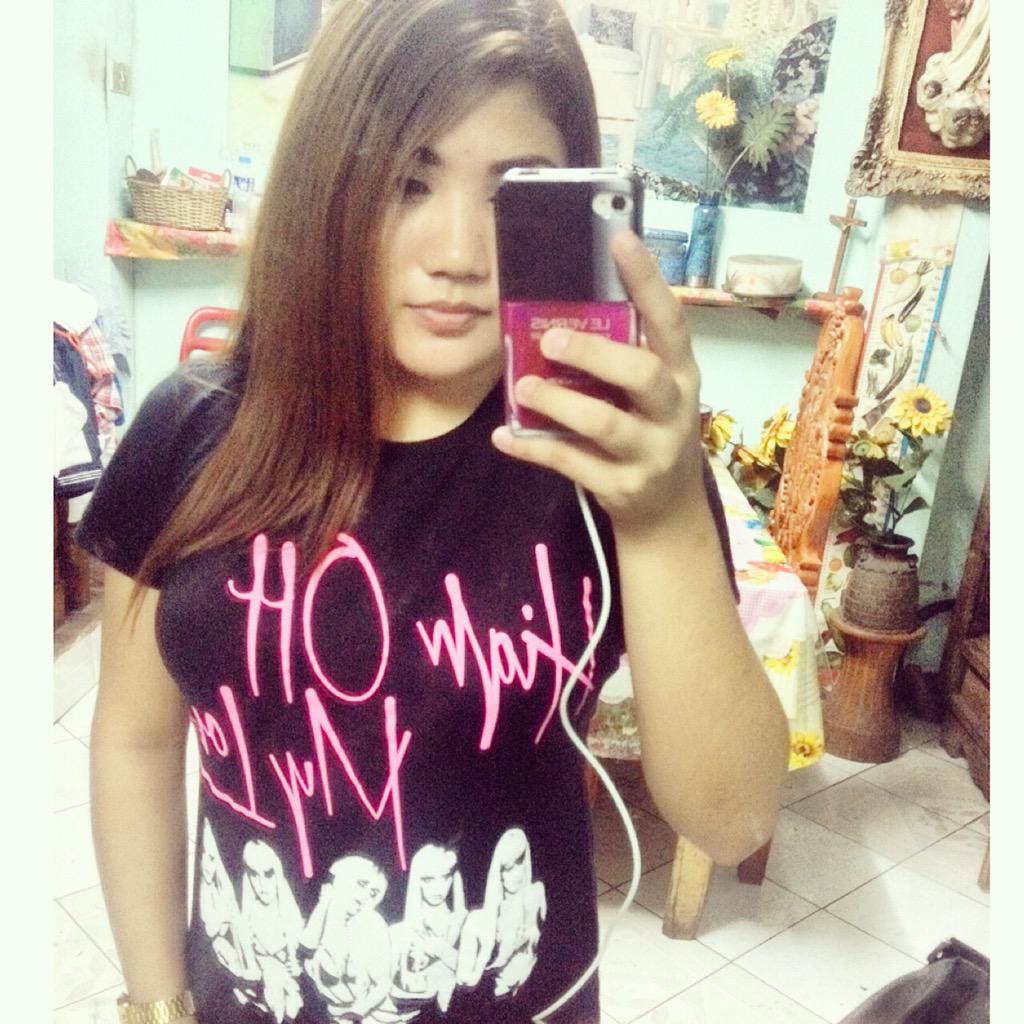 RT @ChelzRoma: #KillingIt in my #HighOffMyLove Tee ???????????????????? @ParisHilton http://t.co/LM6sg5OW2Z
