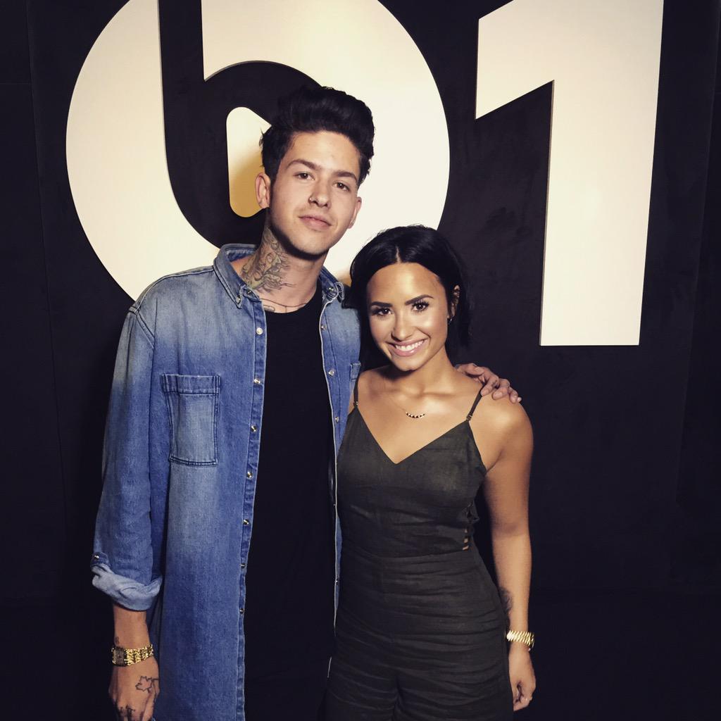 RT @travismills: Thank you to the incredible @ddlovato for hanging with me on #Beats1Request today. ???????? http://t.co/vij9fvGdE6