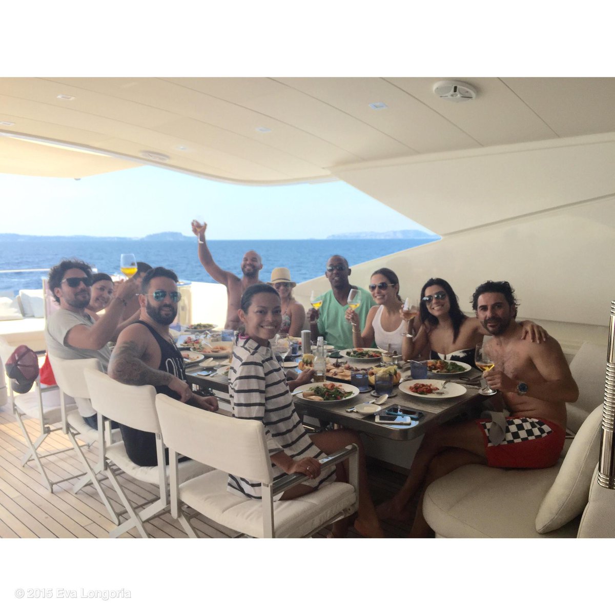 Lunch time with friends! #Blessed #Italy #MakeEverydayCount http://t.co/dWKO6Oa87W