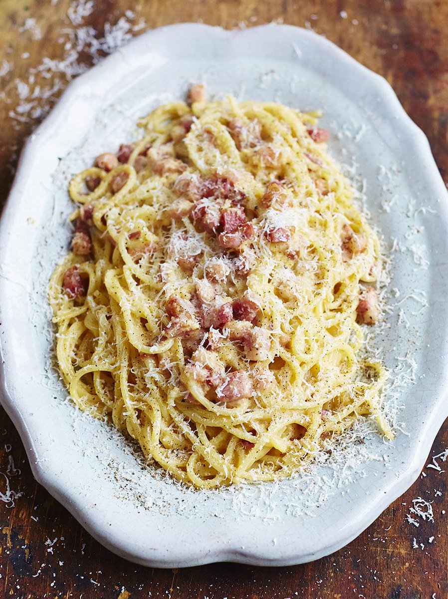 #Recipeoftheday is a classic carbonara from @gennarocontaldo awesome new book #PastaBook http://t.co/auYcSXFImJ http://t.co/SkFCeUVZb8