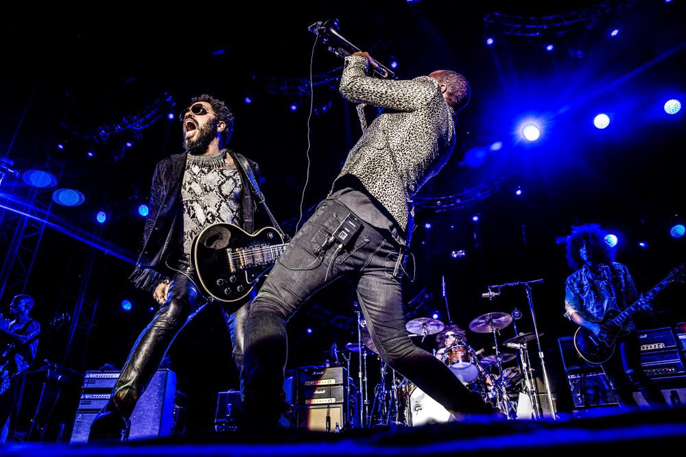 Ludo in flight! #Nîmes #StrutTour http://t.co/YU4onwfam9