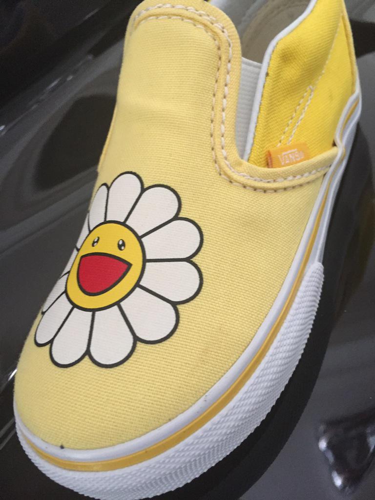The sun is out London! Baby Vans by Murakami my favorite contemporary artist,at Dover St market x obsessed! X vb ???? http://t.co/7uQVBL2n7B