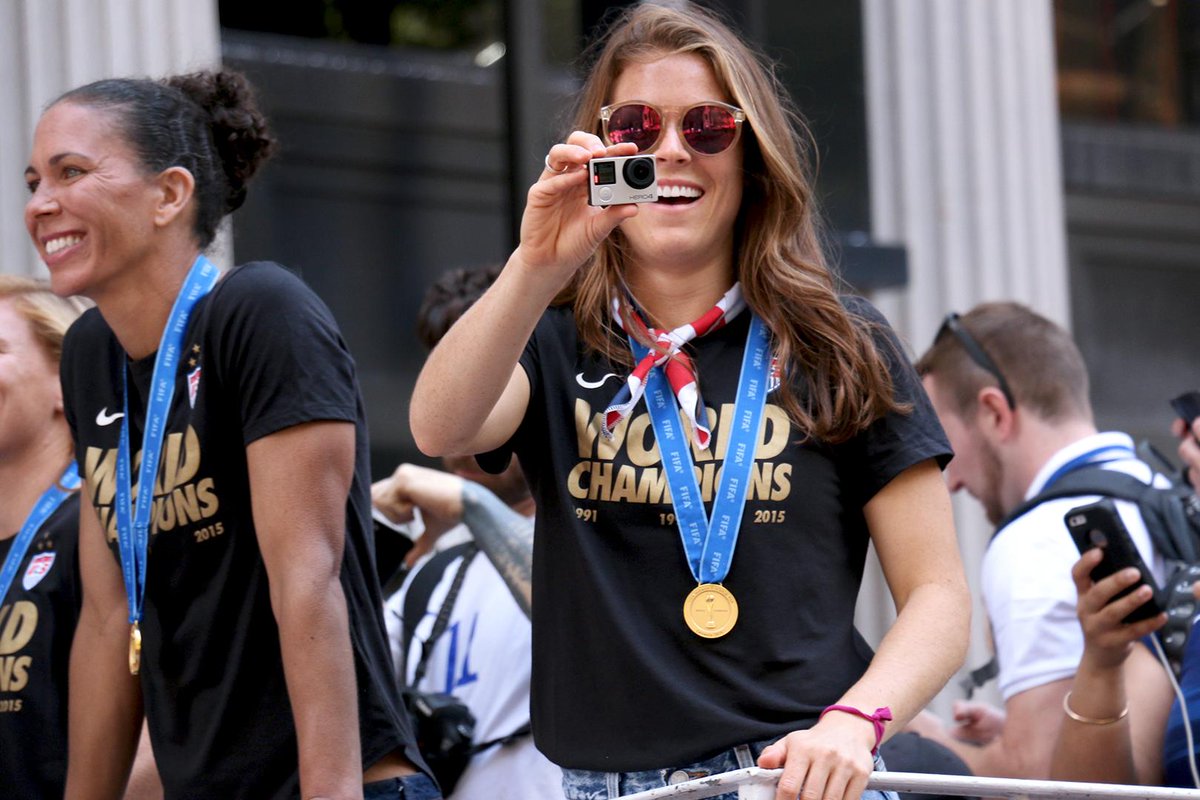 RT @VSSportOfficial: Oh, snap: @kohara19 taking it all in at the #USWNTParade! CONGRATS, @ussoccer_wnt!! ???????? http://t.co/iIXqy9SgEW