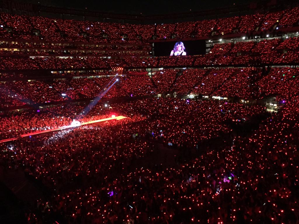 Thank you for tonight. #1989TourEastRutherford http://t.co/MYVOhG9MeK