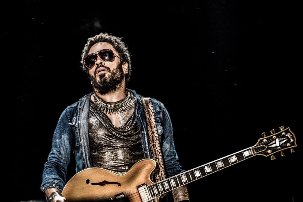 Lenny Kravitz (LennyKravitz) .