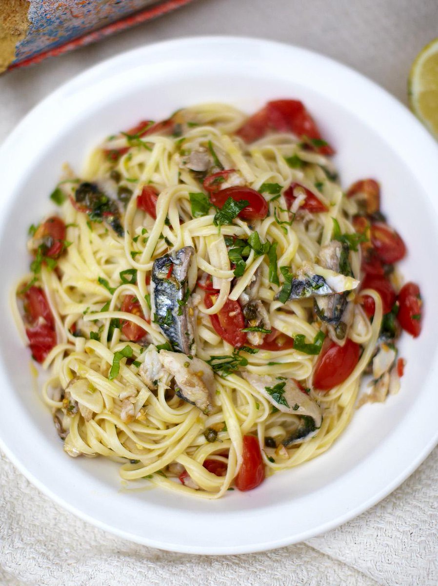 #Recipeoftheday Mediterranean-style herring linguine with cherry tomatoes, parsley and chilli  http://t.co/dFvFW7ONK3 http://t.co/Z15y2yPMCR