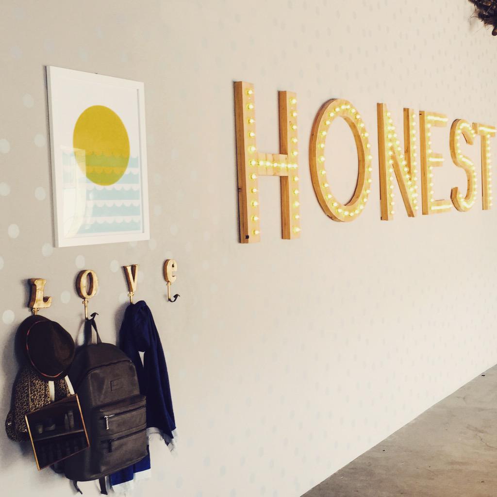 #love ???? @Honest #monday #officelife http://t.co/0iHFFVfBty