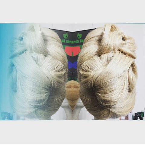 RT @gagasbabyy: Amazing hair sculptures by @faspiras for Gaga! #CheekToCheekTour #JazzPunk http://t.co/0HOZjvEfut
