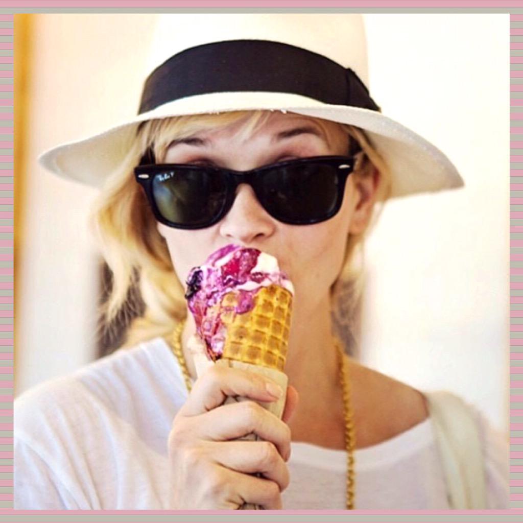 What? Today is #SundayFunday AND #NationalIceCreamDay?!?! I hope y'all are celebrating!! #Slurp #NufSaid ???????????????? http://t.co/99EqMIIE4S
