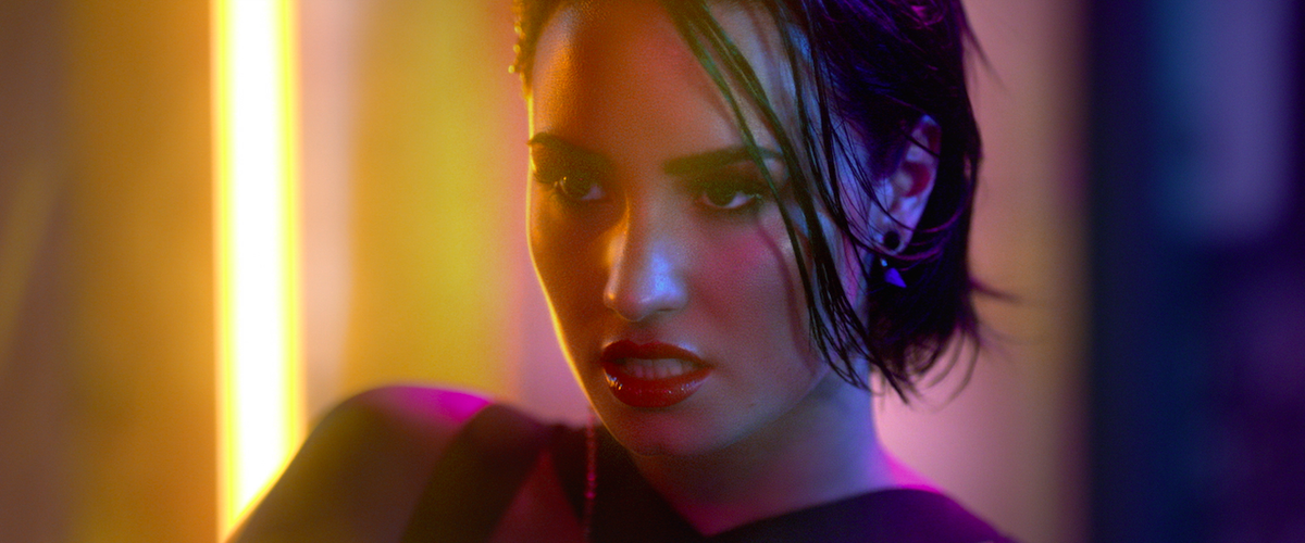 #CoolForTheSummerVideo in 2 DAYS ???? New teaser on my @AppleMusic Connect profile!!! http://t.co/oApOqVP000 http://t.co/bSkCQRQQlA
