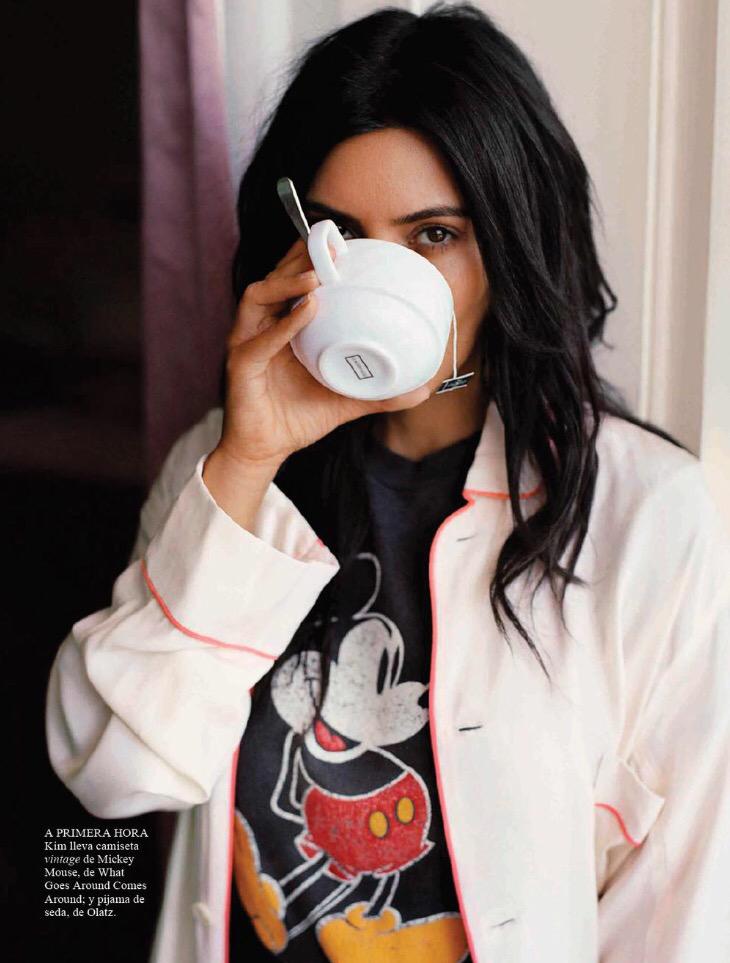 Sips tea ☕️ #VogueSpain #KimNoFilter http://t.co/dEZaJpK5yP