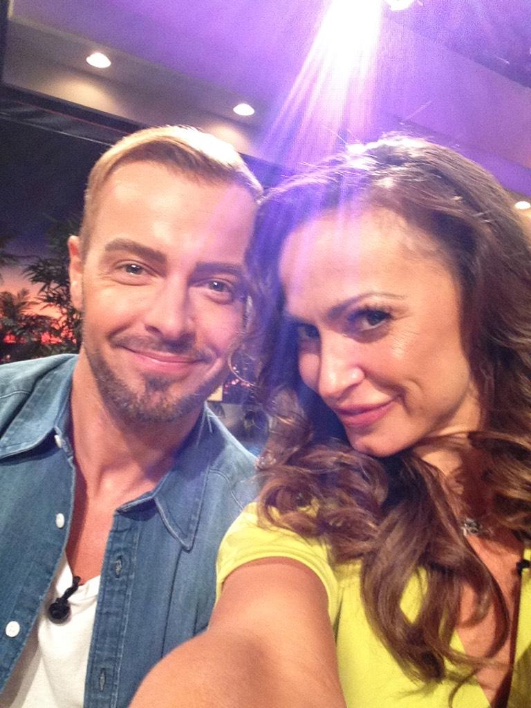 These two, @Karina_Smirnoff & @joeylawrence...some attractive things happening on @Celebnamegame today. http://t.co/eZJ5L8zGGu