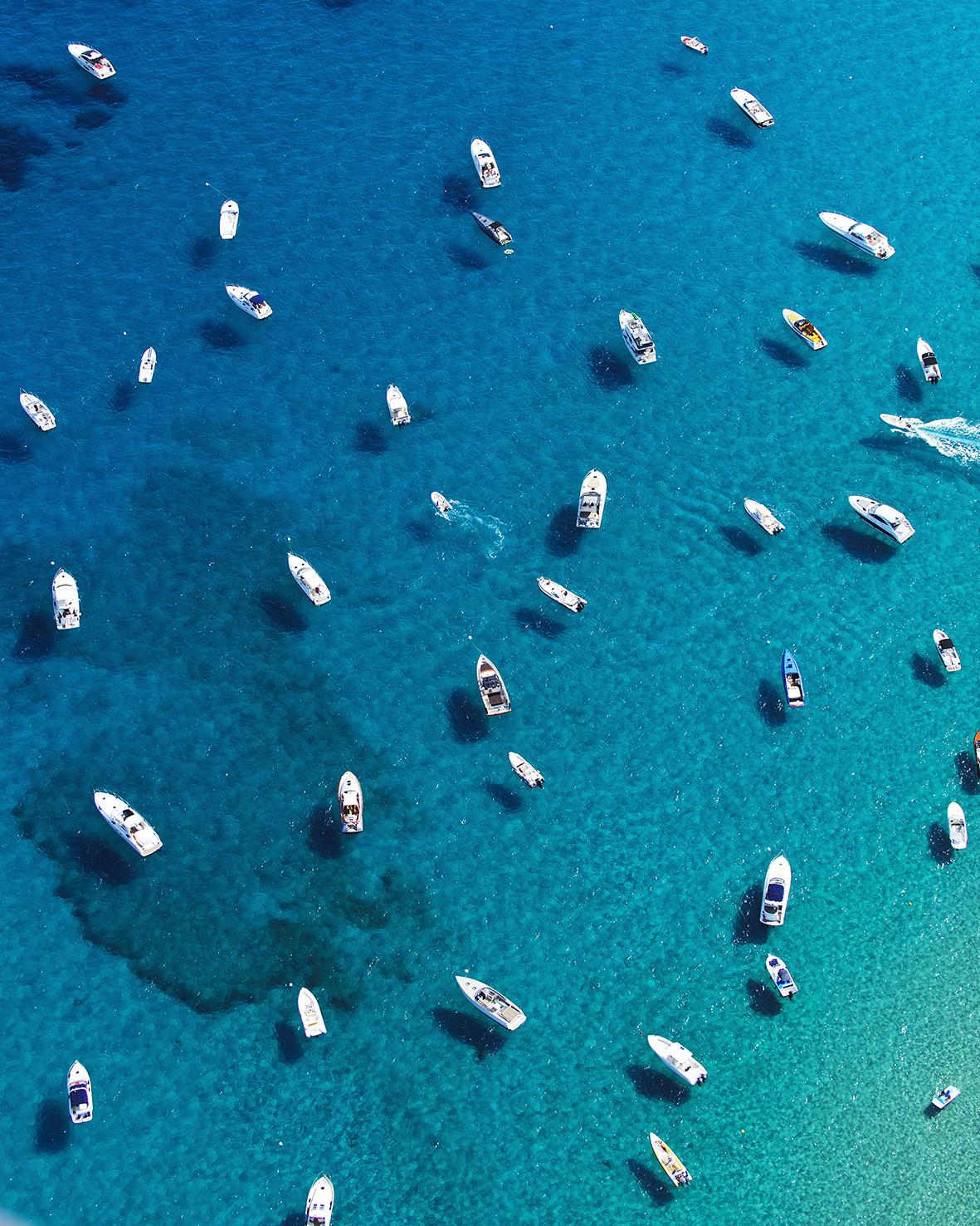The clear waters of St. Tropez http://t.co/GiYsw85JXi