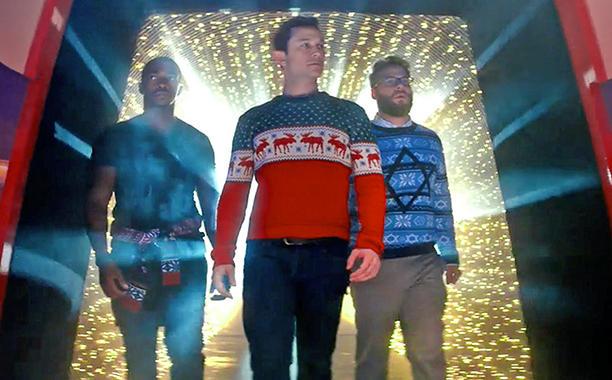 RT @EW: See @AnthonyMackie, @HitRecordJoe & @SethRogen in the 'The Night Before' red band trailer: http://t.co/CpBf4JGi2E http://t.co/6skjd…