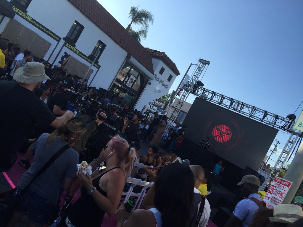 RT @youngscrap: Just pulled up to @ChristinaMilian block party it's hella lit ???? http://t.co/fcdA7To9HN