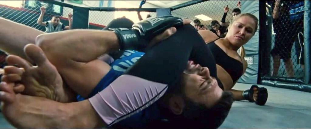 Let's goooo @RondaRousey ! #winbabywin #UFC @ufc #rouseyvscorreia http://t.co/3x6WOuN6HZ
