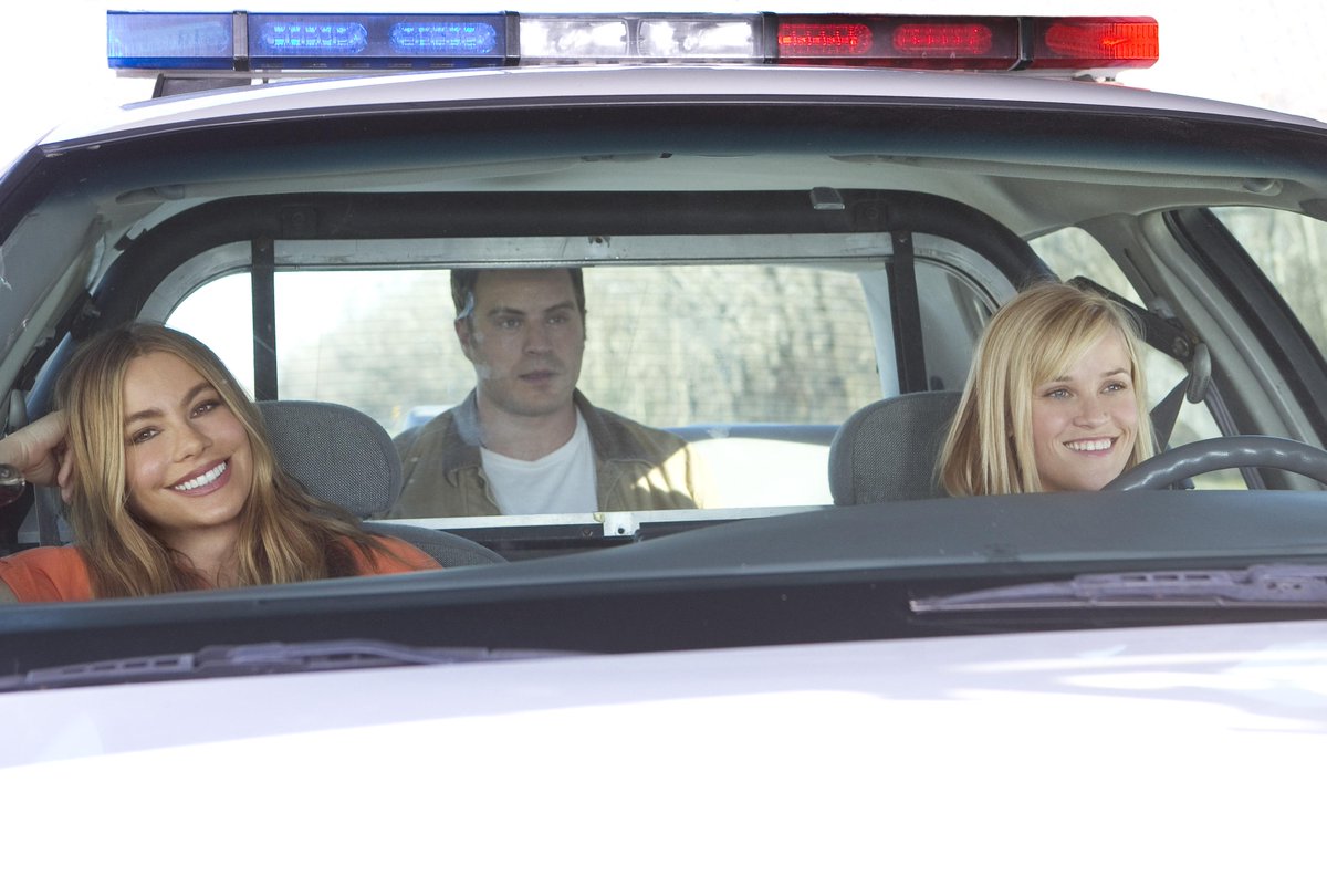 RT @hotpursuitmovie: Meet the new Officer Cooper. Taking joy rides in the cop car. #HotPursuit http://t.co/U2TVLF1BYd