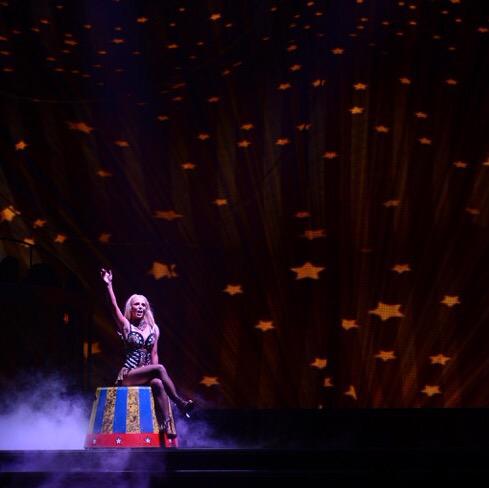 It just hit me that I’ll be back on the #PieceOfMe stage tomorrow... Seriously SO excited!! http://t.co/So7Dy7zHFQ