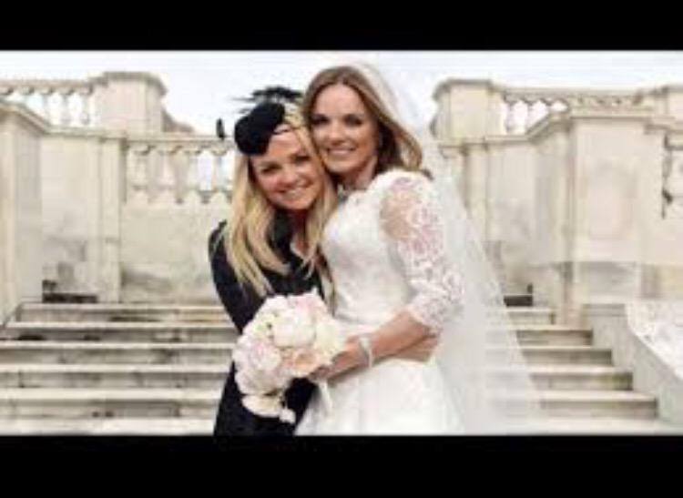 Happy birthday to my gorgeous friend @GeriHalliwell lots of love. http://t.co/9VM3P0QxQC