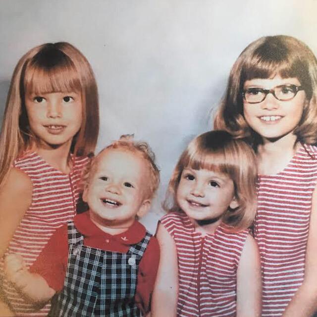 Throwback, way back. Family portrait (that's me on the far left)! https://t.co/OB2nFHi7Yh http://t.co/ynNnVutIa6