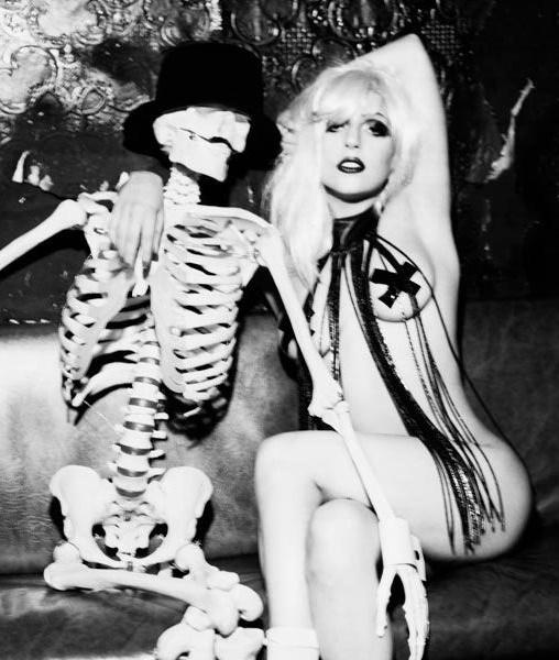RT @Dmitry_Fefelov: How I imagine #AHSHotel with @ladygaga. American Horror Story: Hotel, Lady Gaga http://t.co/tK7MF6KHo1