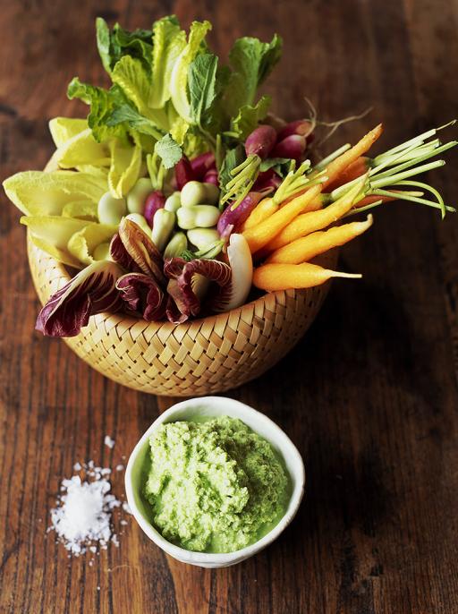 #recipeoftheday super quick snack! Cool crudite veggies with a minted pea & yoghurt dip http://t.co/s5uikVD4Rh http://t.co/PBfvaGUITv