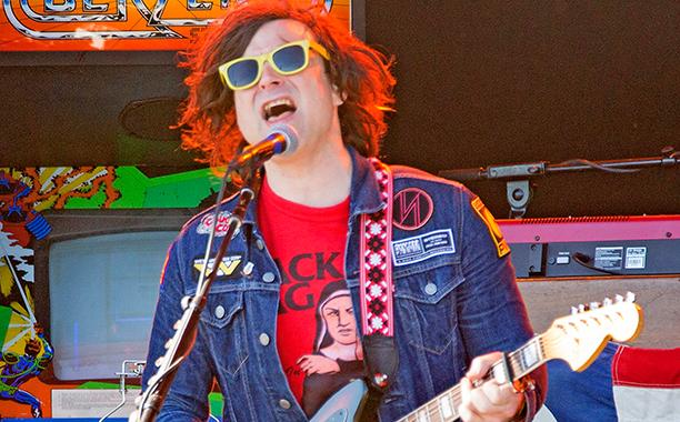RT @EW: .@TheRyanAdams' version of @TaylorSwift13's 'Bad Blood' sounds incredible: http://t.co/u2BJLRMib2 http://t.co/o7Kn8n7cmS