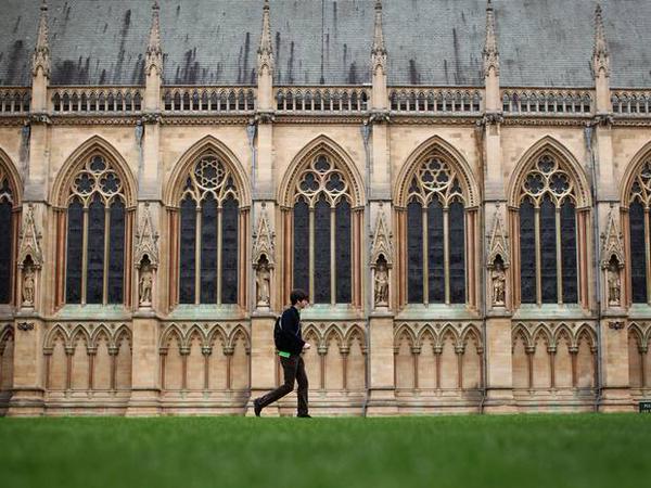 RT @Independent: A homeless student has got a place at Cambridge University http://t.co/7AWuMn86Kl http://t.co/UMZm8KpnQn