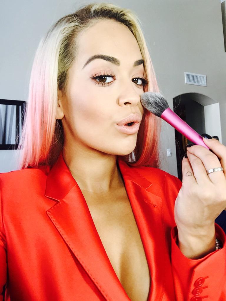 RT @billboard: Ready for @RitaOra at #TeenChoice tonight? She's sharing her behind the scenes pics #OnlyOnTwitter with @Billboard ???? http://…
