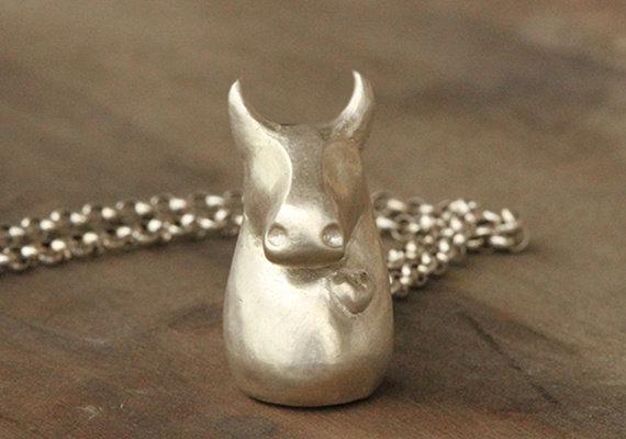 Handmade 3D Silver Cattle Pendant, Silver Lovely Bull Pendant .. http://t.co/HA0zcag0AN #handmade #design http://t.co/VmYXeNBcQo "3d design from twitter @HX_Studio