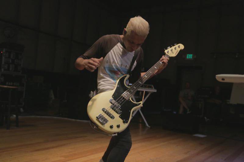 RT @Tonykanal: New bass. #NoDoubtRehearsals http://t.co/4FLa6YvIgb