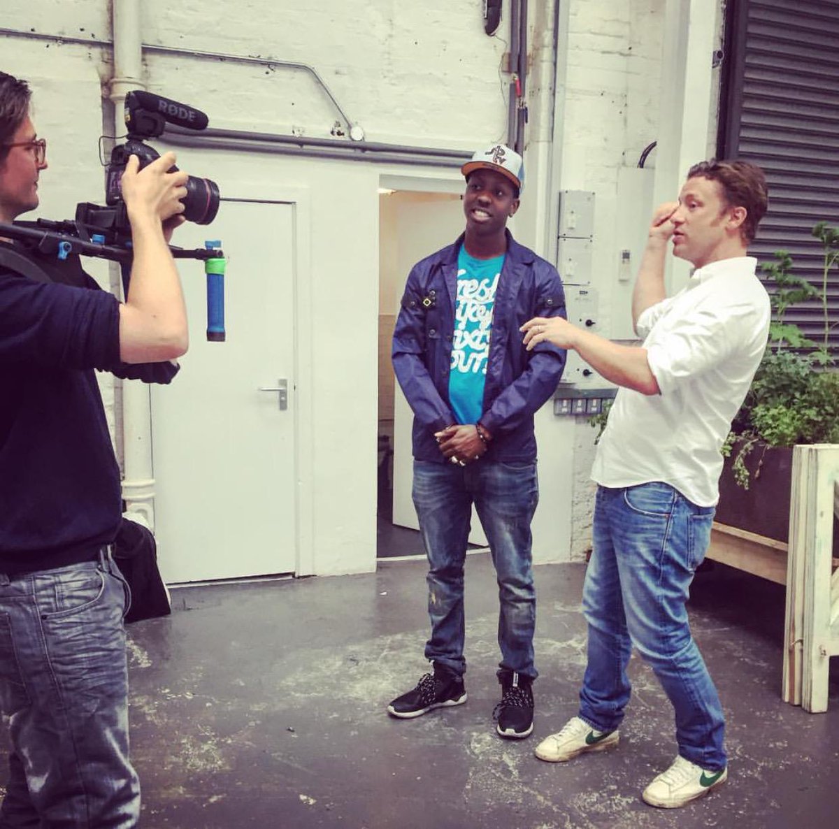 RT @jamaledwards: Dropping a collab with @jamieoliver @JamiesFoodTube at midday. This one is a bit different but fun! http://t.co/BvgwedQ33r