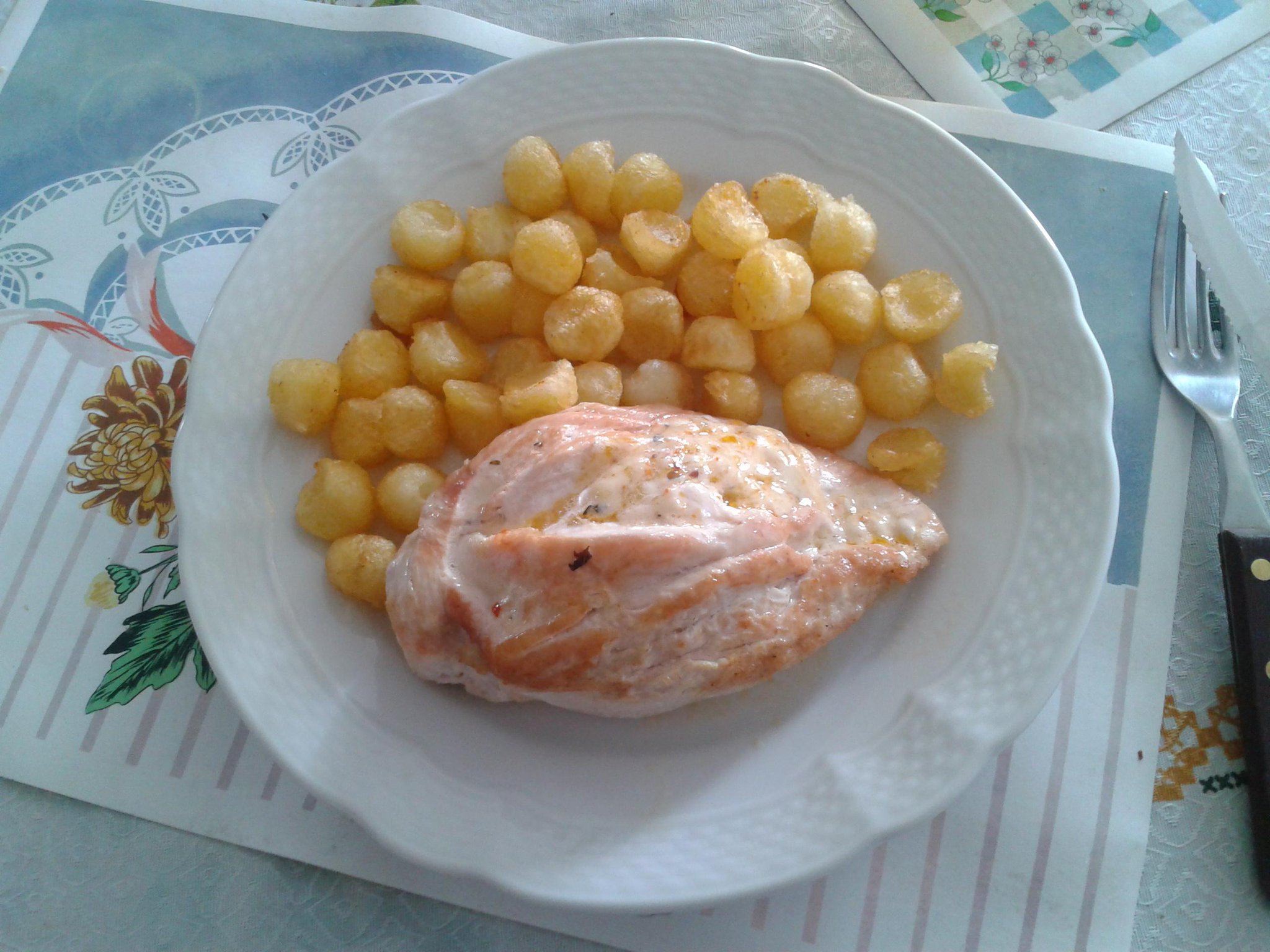 Pechuga rellena con muzarella, huevo duro y panceta. Papas niosette http://t.co/Ul09Ir6sbi