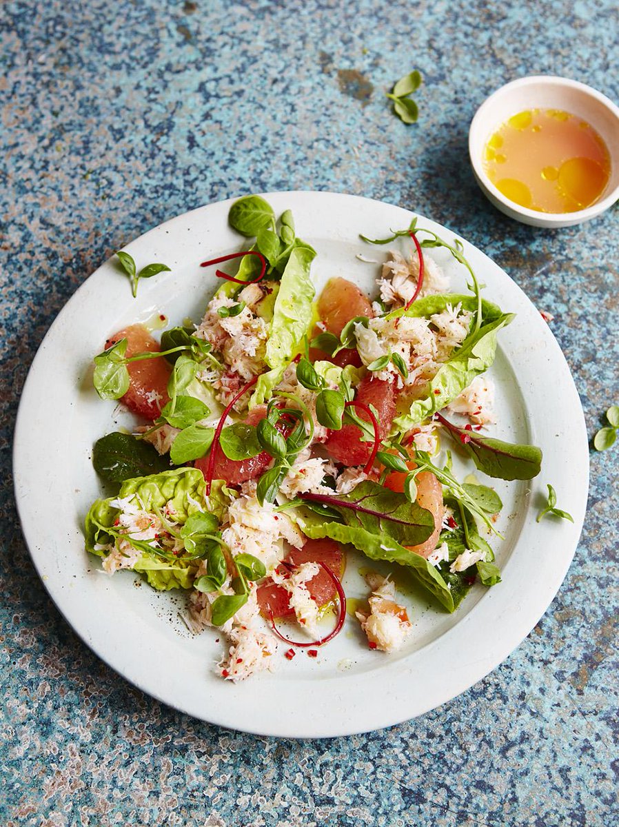 Morning guys! #Recipeoftheday is my Crab, chilli & pink grapefruit salad. fragrant, zingy!! 
http://t.co/b3QpAh9is6 http://t.co/AqTpKoOQTk