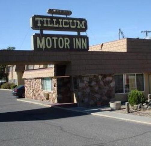 The name of this motel is a little on the nose.???????? http://t.co/JuKqa5yGnv