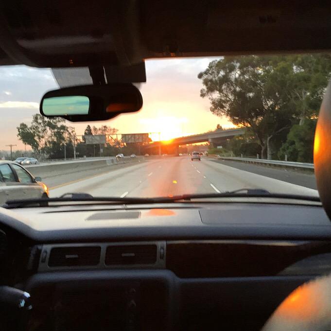 The sun and I on the same early work schedule. Rise and shine....(PS I wasn't driving) https://t.co/0faCskYL5i http://t.co/ZY4L4UaE3W