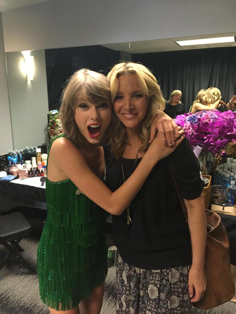 RT @danbucatinsky: Backstage exclusive.  First photo. @lisaKudrow and @TaylorSwift. http://t.co/TTXysWl6rp