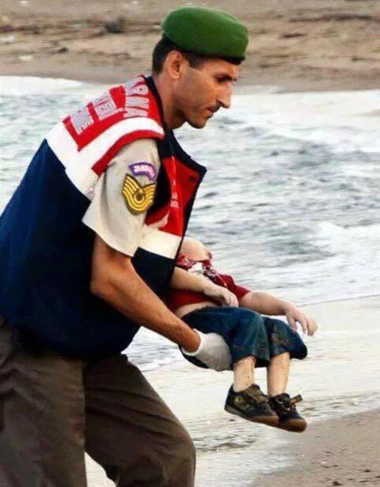 No Words Can Describe My Heartache. This Could Be My Child. #PrayingForSyria #SyrianRefugees #Syria http://t.co/VByKHaB2dv