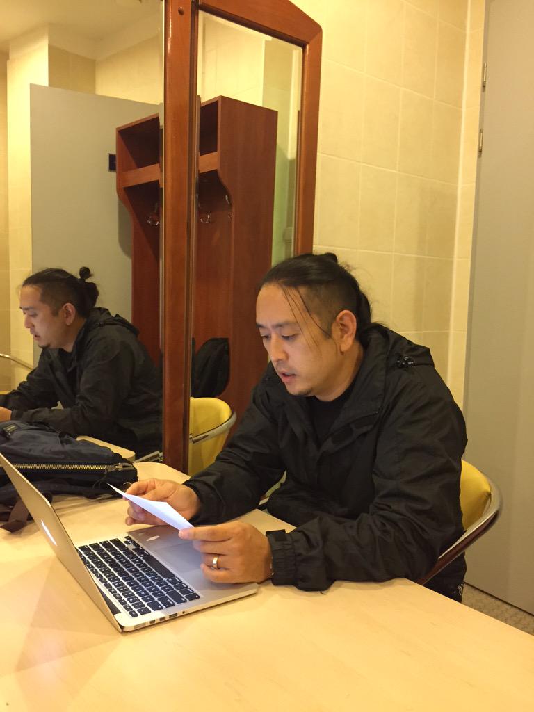 -@joehahnLP is live on @VyRT in the LPU chat room. http://t.co/rG7Jm24aDu http://t.co/U98ZldblFD